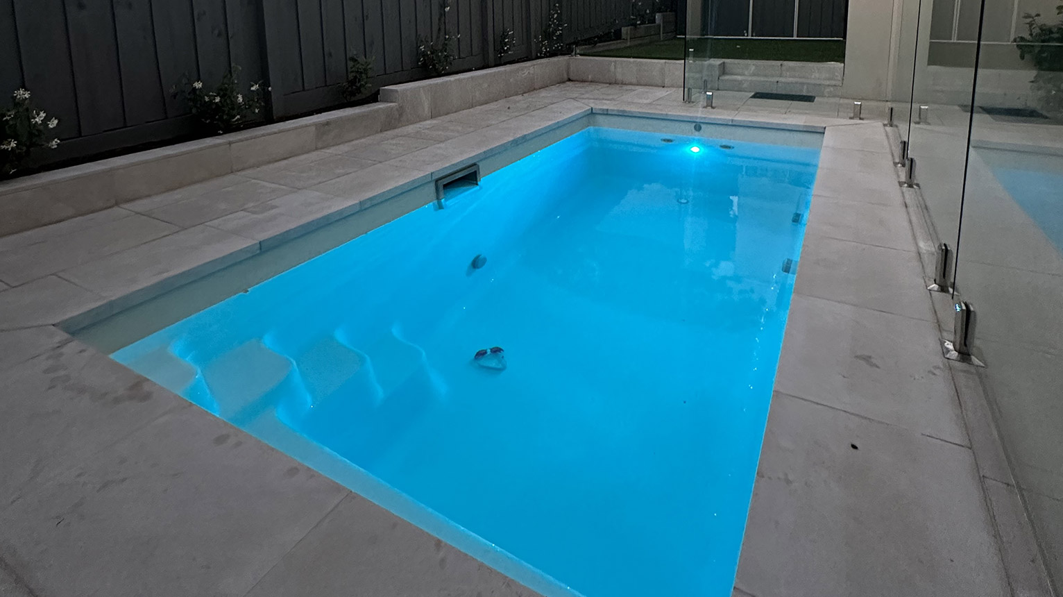 h2o-piscine-petite-eagle-2-1532x860