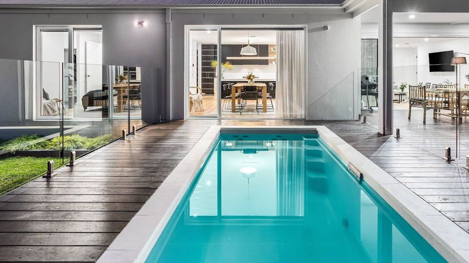 h2o-piscine-petite-eagle-3-1532x860